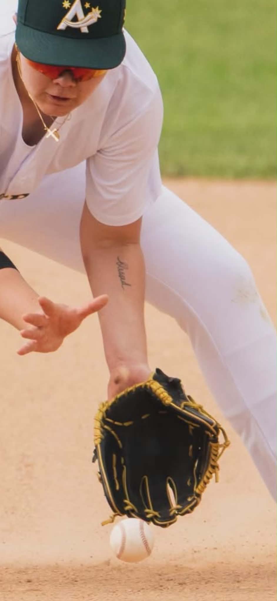 Leah Lorraine Ai Hun Cornish Signature Infield Glove